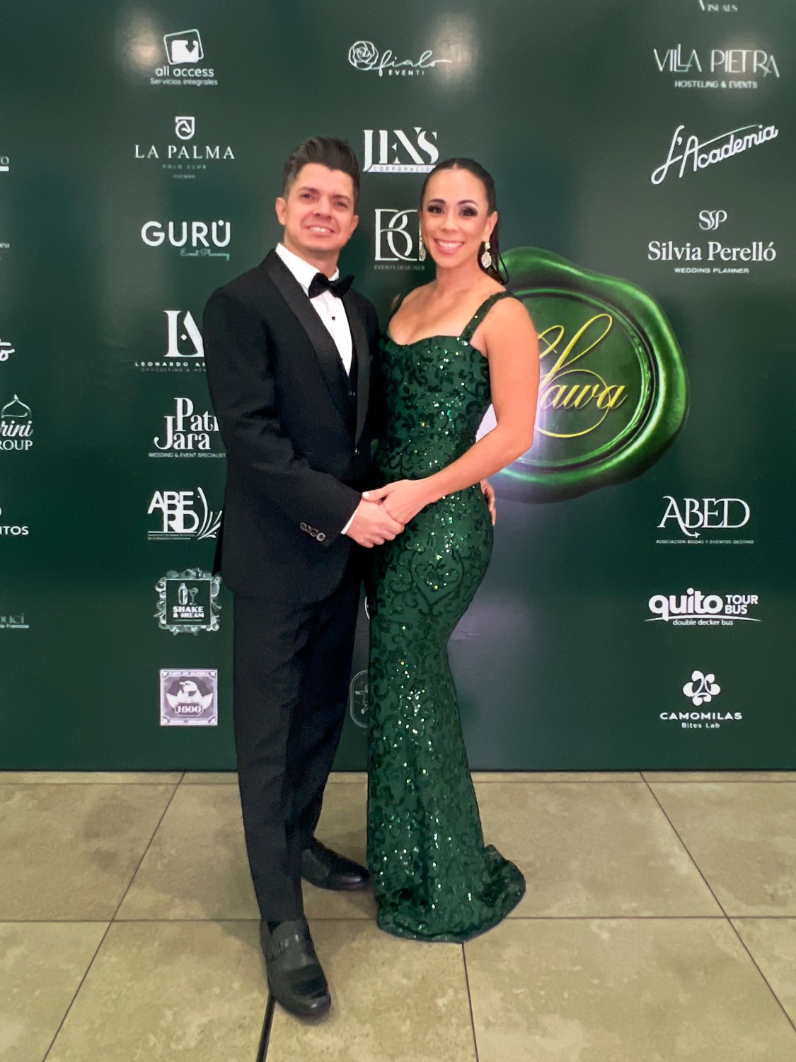 Representante de DC Events acompa&ntilde;ado durante la ceremonia de los Latin American Wedding & MICE Awards 2026 en Ecuador.